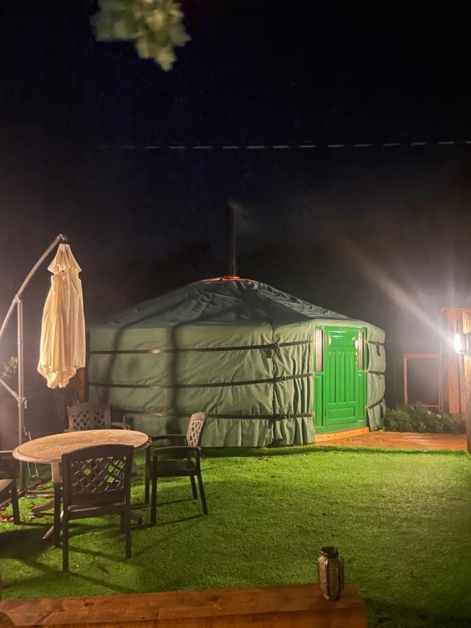 Hotel O Dan Y Coed Luxury Yurt With Hot Tub Chwilog Exterior foto